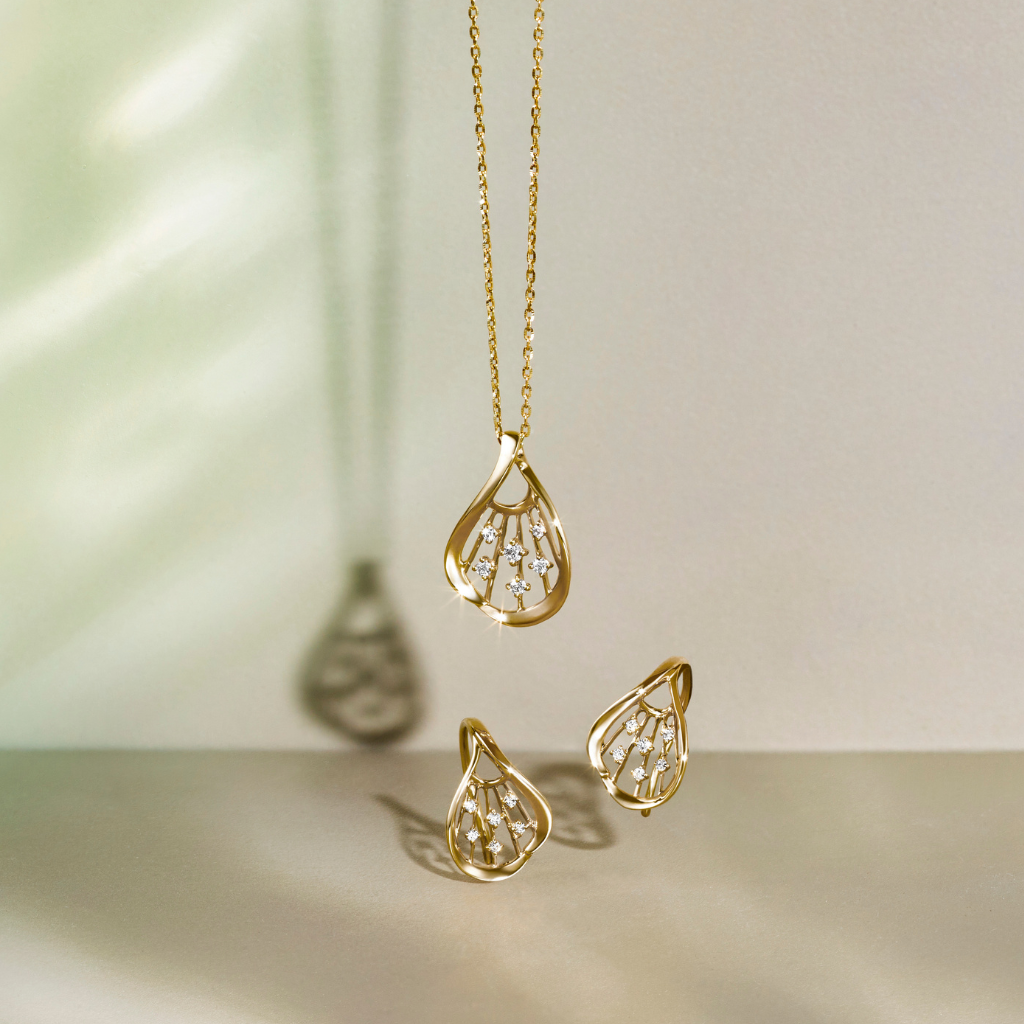  DIAMOND PETAL VEINS