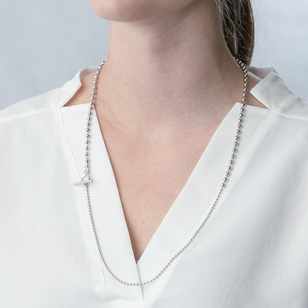 BALL T-BAR NECKLACE